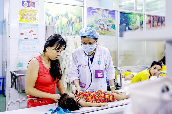 Dịch bệnh dồn dập, tràn lan nguy cơ lây nhiễm ảnh 1