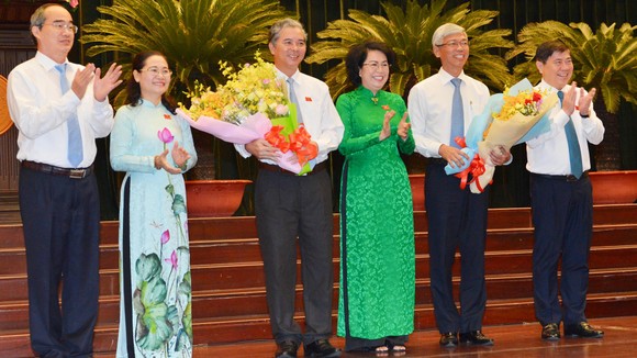 Ông Võ Văn Hoan và ông Ngô Minh Châu làm Phó Chủ tịch UBND TPHCM ảnh 3