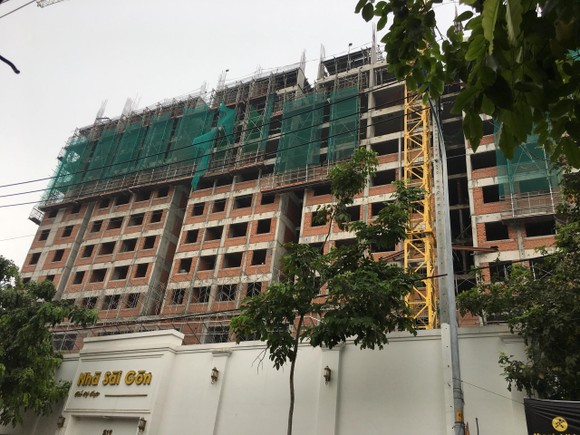 Rơi từ tầng 10 công trình Saigon Homes, 2 công nhân tử vong ảnh 1