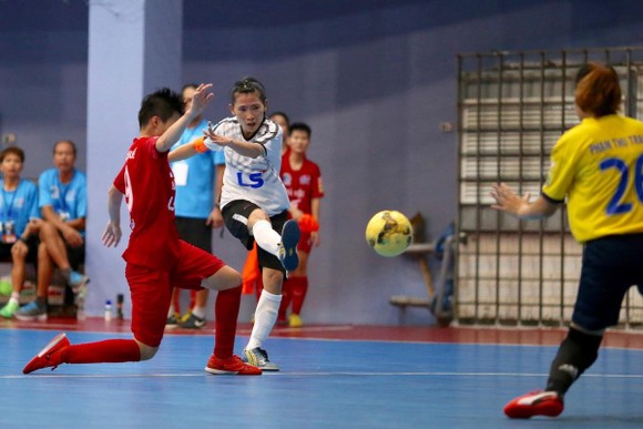Đội nữ Thái Sơn Nam Quận 8 vô địch giải futsal TPHCM mở rộng 2019 ảnh 2
