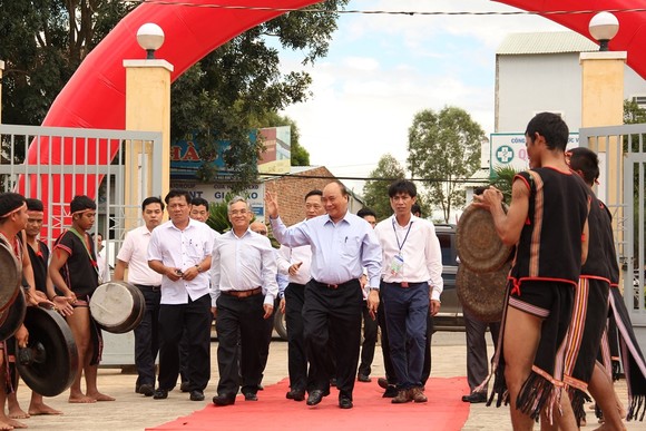Thủ tướng Nguyễn Xuân Phúc dự khánh thành trung tâm nghiên cứu sâm Ngọc Linh ảnh 3