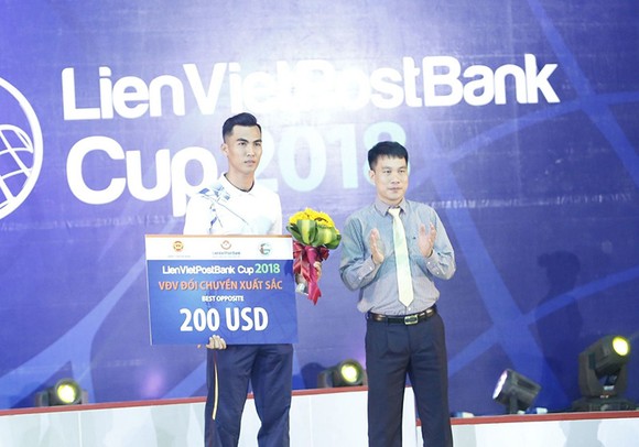 Cúp bóng chuyền nam quốc tế Liên Việt 2018: Việt Nam hài lòng với tấm HCĐ ảnh 3