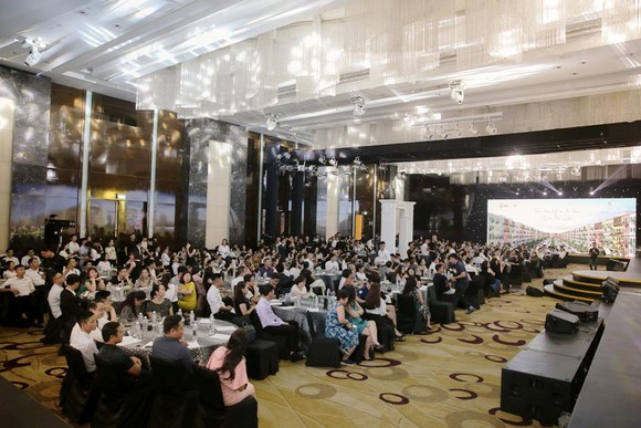 'Siêu phẩm' Sun Grand City New An Thoi thu hút hàng trăm nhà đầu tư Bắc, Nam ảnh 2