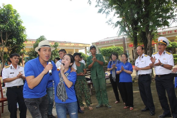 TPHCM xây tặng nhiều công trình dân sinh trên Hòn Đốc ảnh 3