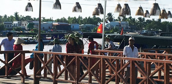 Hàng ngàn khách tham quan đổ về Cần Thơ dịp 2-9 ảnh 3