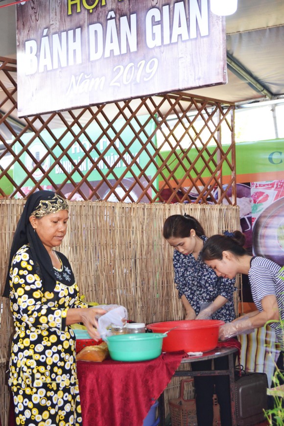 83 nghệ nhân tham gia chế biến, làm 70 loại bánh dân gian ảnh 1