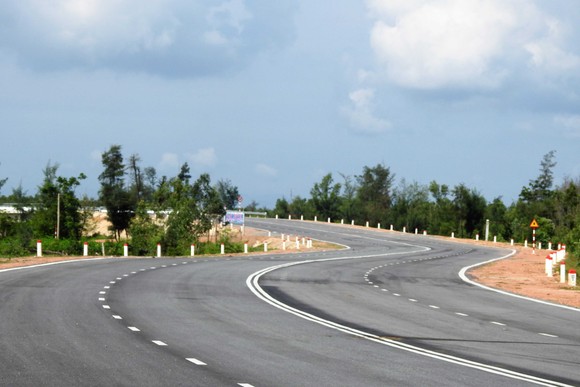 Ngắm cung đường đẹp nhất Vũng Chùa dưới rặng Hoành Sơn ảnh 11