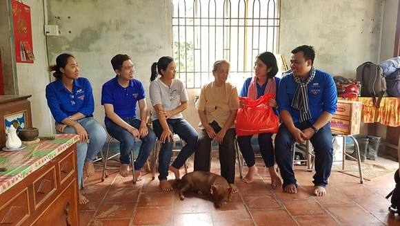 “Hành trình Việt Nam đất nước tôi yêu” mang trung thu đến với trẻ em Tiền Giang ảnh 10
