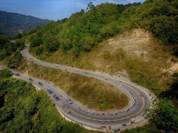 Cuộc đua xe đạp Cúp Truyền hình TPHCM trở lại cung đường đèo Khánh Lê ảnh 1