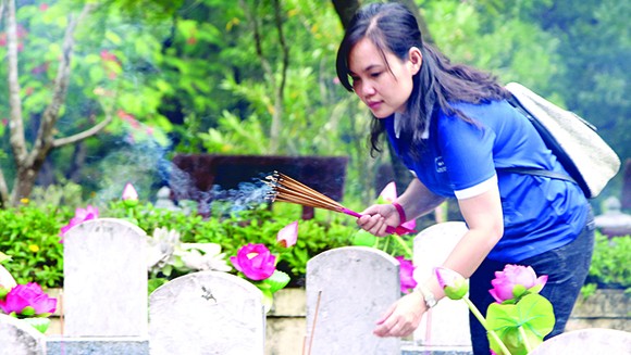 Hành trình tri ân - tiếp lửa truyền thống 2017 ảnh 4