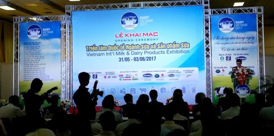 Average Vietnamese drink 21 liters of milk & 42 liters of beer yearly ảnh 1