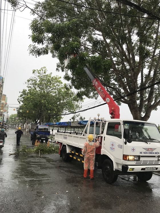 Typhoon Tembin damages and sinks 13 fishing vessels in Ba Ria- Vung Tau ảnh 1