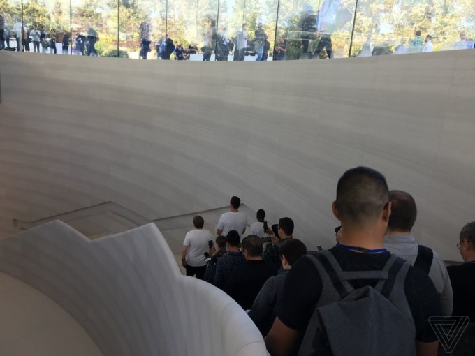 iPhone 8/8 Plus và iPhone X chính thức được ra mắt ảnh 125