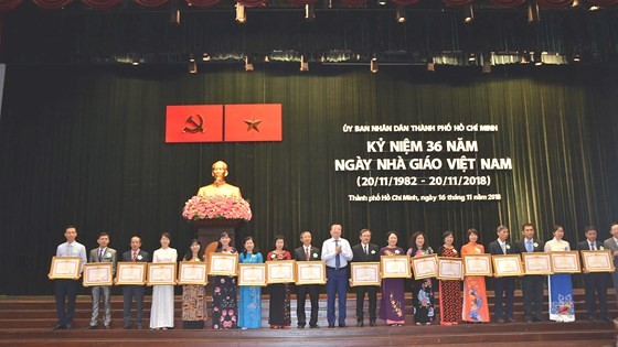 TPHCM: Ká»· niá»m 36 nÄm Ngà y Nhà giáo Viá»t Nam ảnh 2