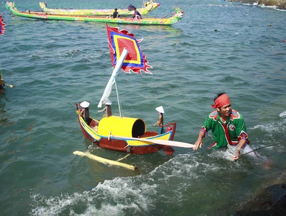 Soldiers of ancient Hoang Sa Flotilla commemorated in Quang Ngai ảnh 5