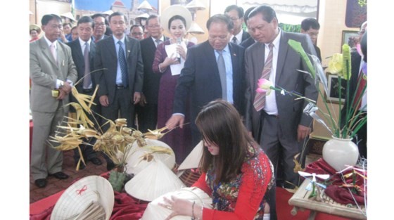 City delegation visits Laos ảnh 3