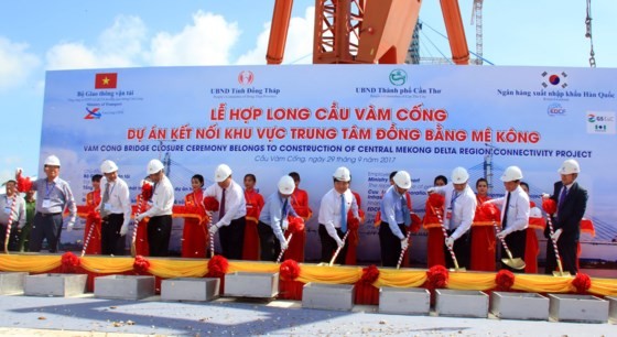 Closure ceremony of Vam Cong Bridge held ảnh 1