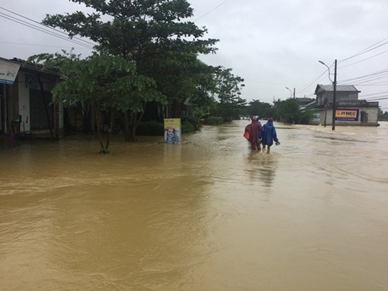 Water discharge coincide in Thua Thien- Hue ảnh 4