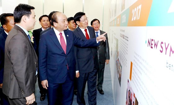 VN & Laos seek solutions to improve cooperation efficiency ảnh 1