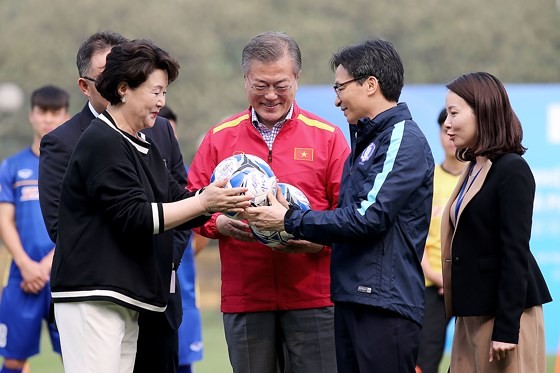 VN-RoK strengthen football development cooperation ảnh 1