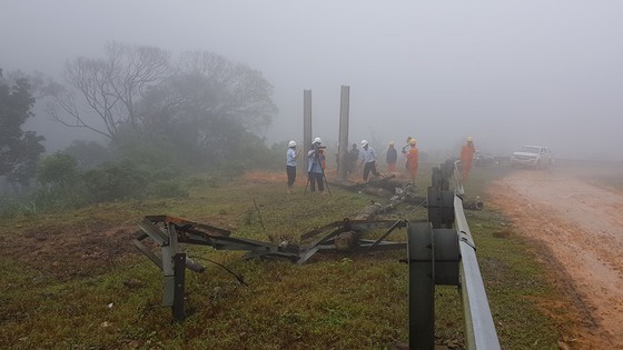 Quang Tri suffers several day power outages ảnh 1