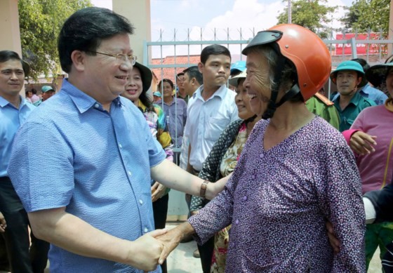 Deputy PM asks for long term solutions to deal with landslide in Mekong Delta ảnh 1