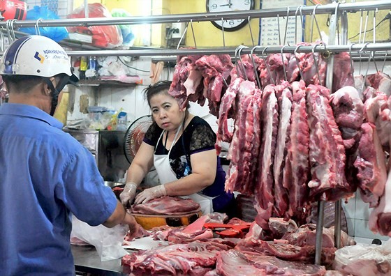 Goods quality, food safety not closely supervised in HCMC ảnh 1
