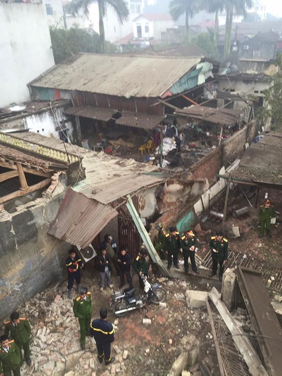 Nine causalities reported after big explosion in Bac Ninh province ảnh 8