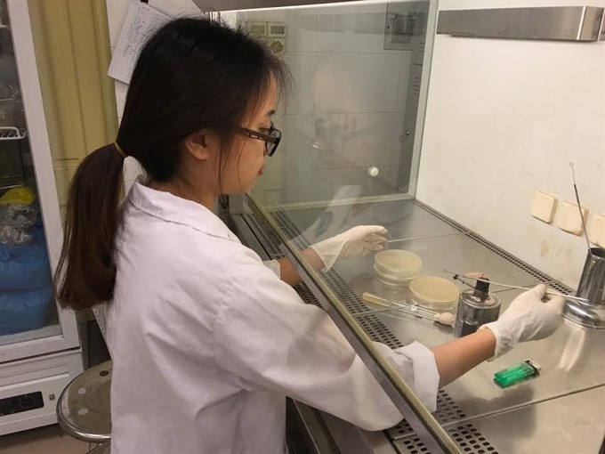 Biology pioneer wins for work on fish ảnh 1