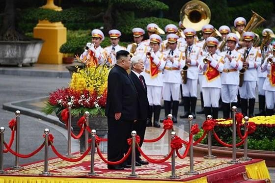 Top leader welcomes, holds talks with DPRK Chairman ảnh 6