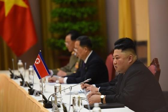 Top leader welcomes, holds talks with DPRK Chairman ảnh 9