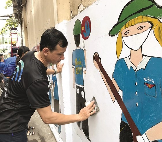 Young activists take action for community ảnh 3