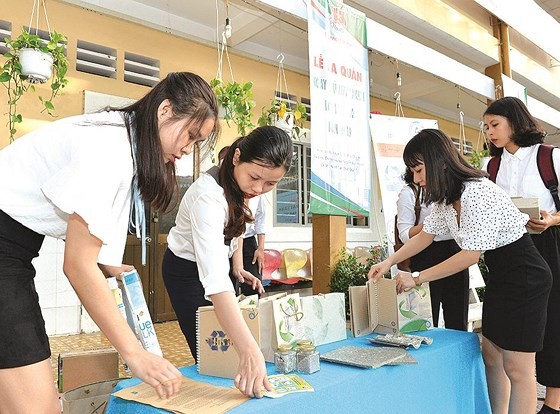 Young activists take action for community ảnh 5