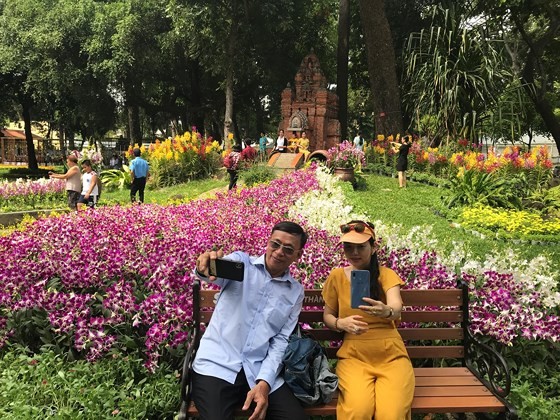 First Orchid Festival opens in HCMC ảnh 4