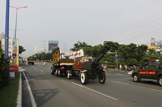 Former President Le Duc Anh laid to rest in HCMC ảnh 5