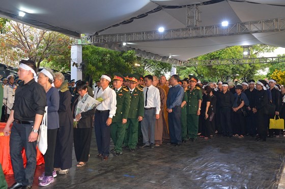 Former President Le Duc Anh laid to rest in HCMC ảnh 9