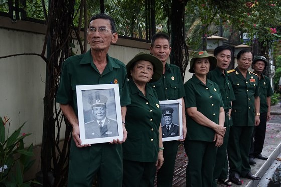 Former President Le Duc Anh laid to rest in HCMC ảnh 11
