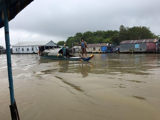 Heat waves just start in Central, Northern Vietnam ảnh 2
