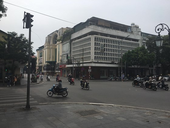 Heat waves just start in Central, Northern Vietnam ảnh 1