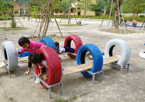 Summer days of children in countryside ảnh 4