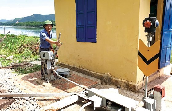 Vietnam railway runs outdated ảnh 1
