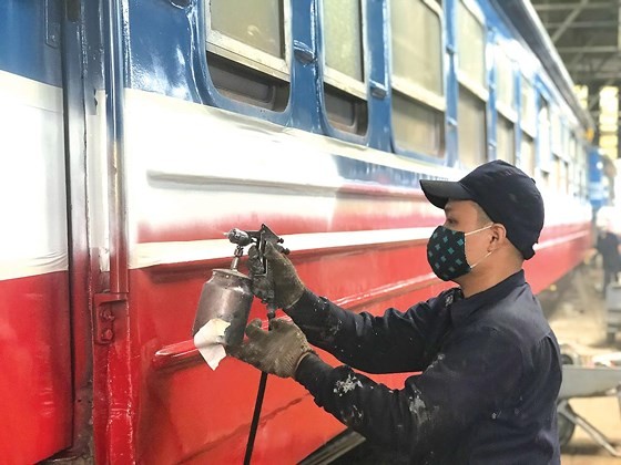 Vietnam railway runs outdated ảnh 5