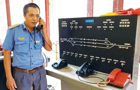 Vietnam railway runs outdated ảnh 6