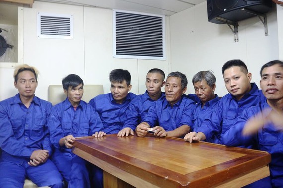 North Central region experiences torrential rain in aftermath of typhoon ảnh 1