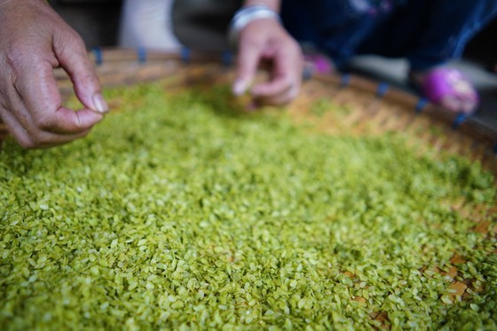 Tu Le young sticky rice flakes-a specialty in Yen Bai ảnh 9