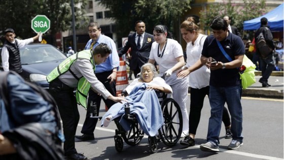 Nearly 140 killed in powerful Mexico quake ảnh 2
