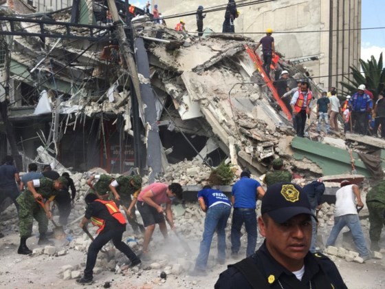 Nearly 140 killed in powerful Mexico quake ảnh 4