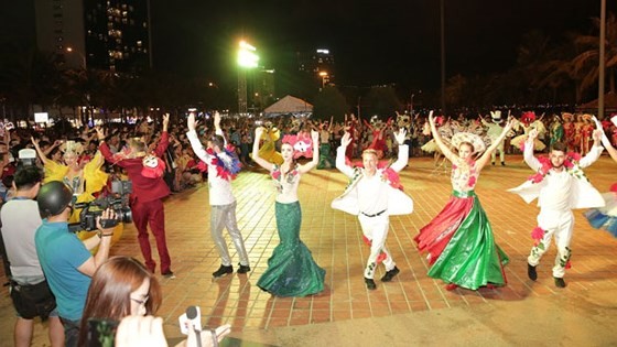 Carnival show 2018 lights up Danang ảnh 4