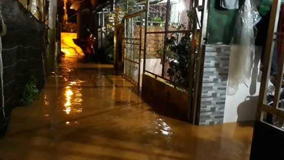 Heavy rain floods Dalat City ảnh 2