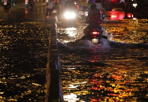 High tides cause floods in south: NCHMF ảnh 1